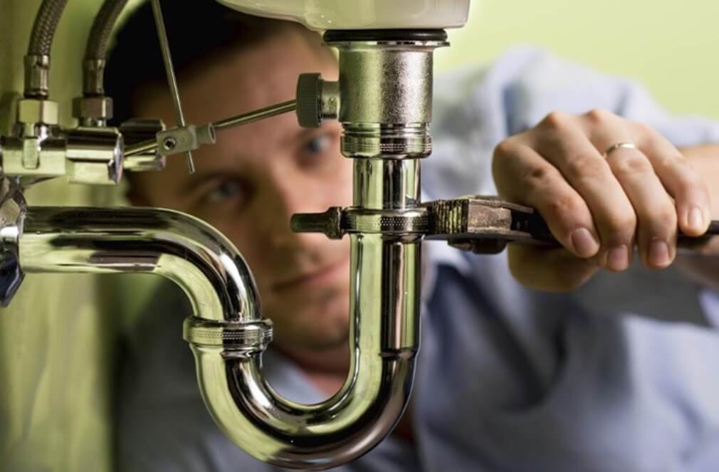 The Essential Guide To Hiring A Maintenance Plumber in Canterbury: 8 Things You Should Know