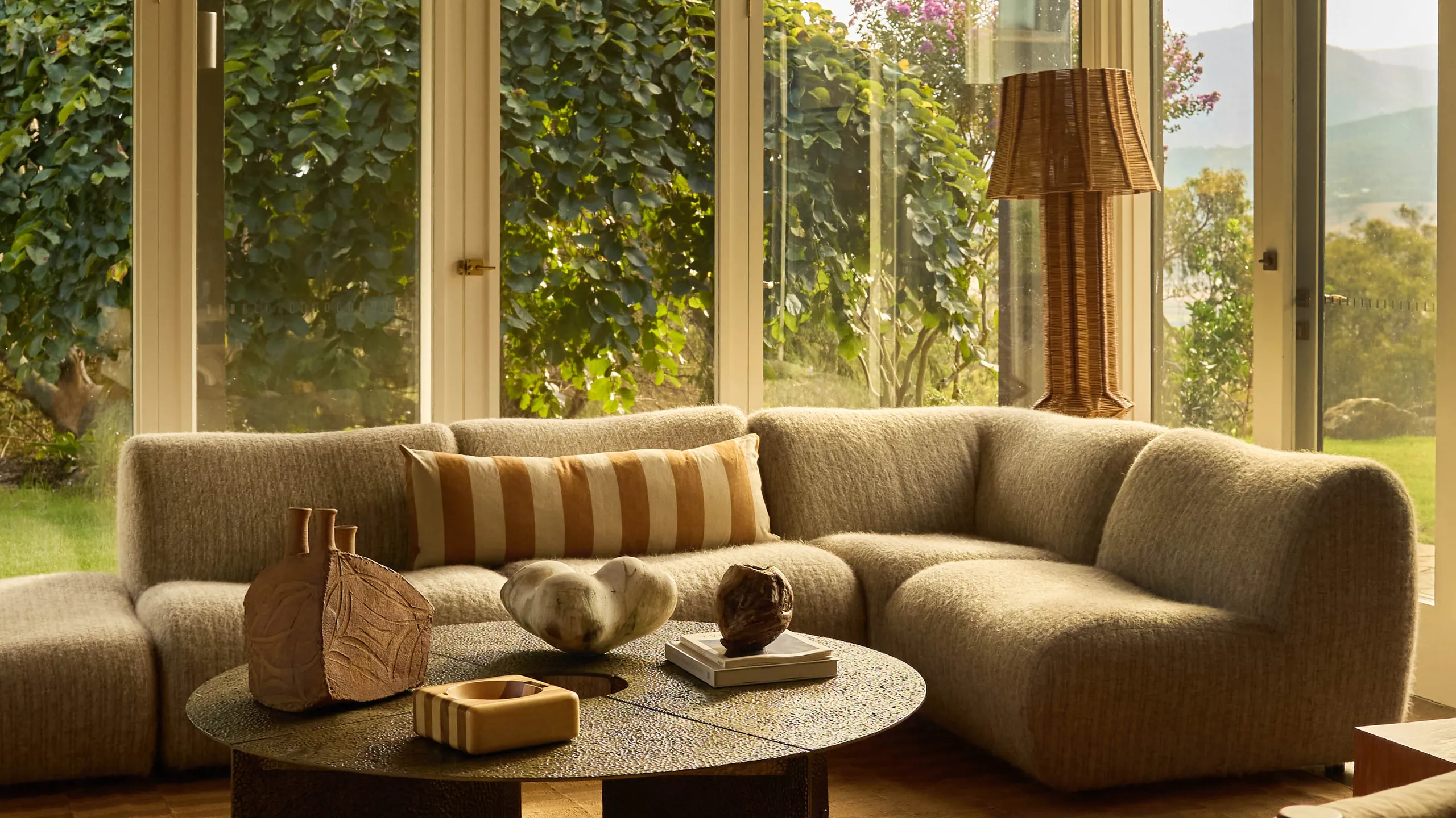 The Growing Popularity of Vintage Furniture in Melbourne’s Outdoors